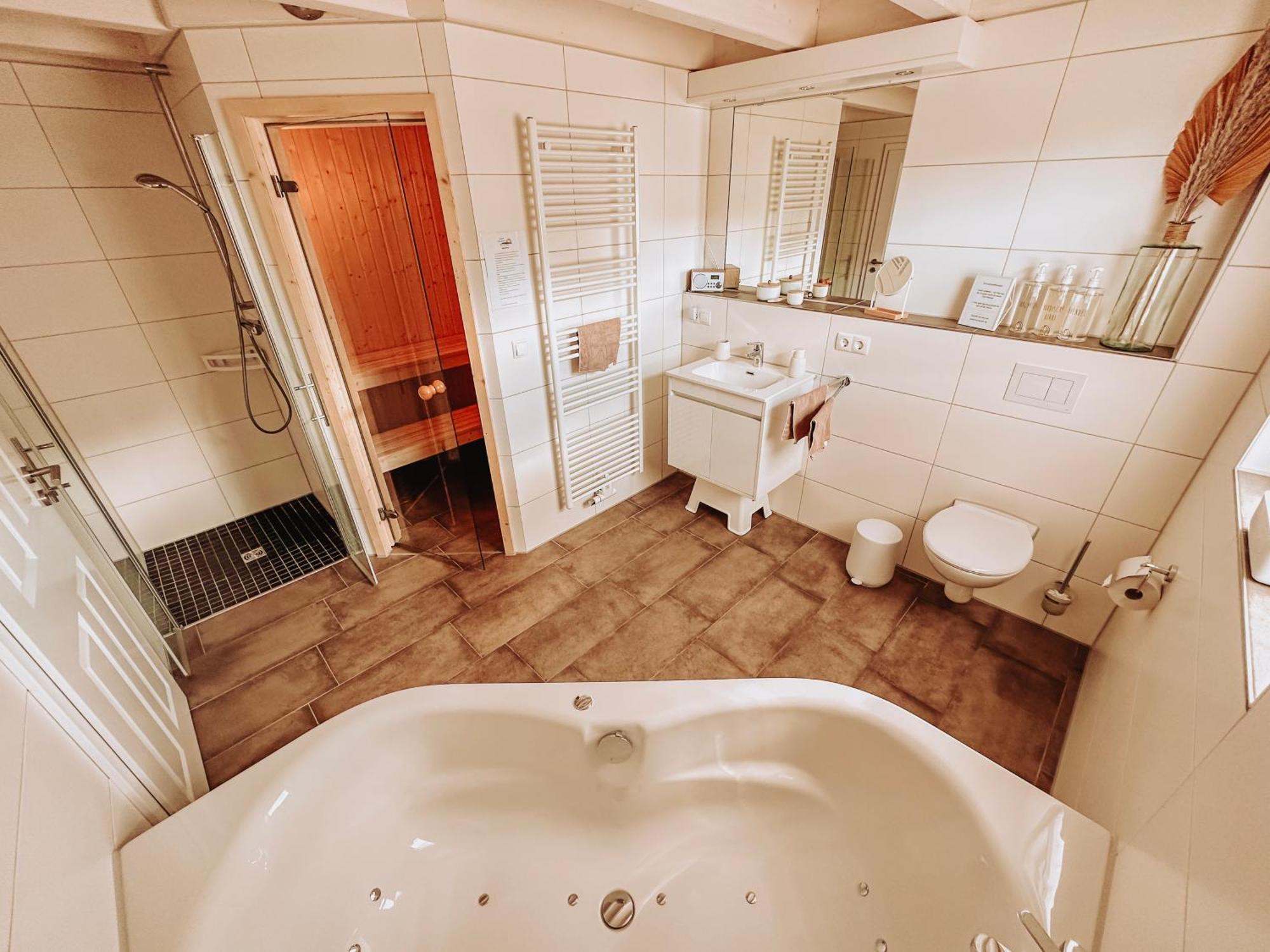 Malerisch Am See Mit Kamin, Sauna & Whirlpool Nordhorn Exteriör bild